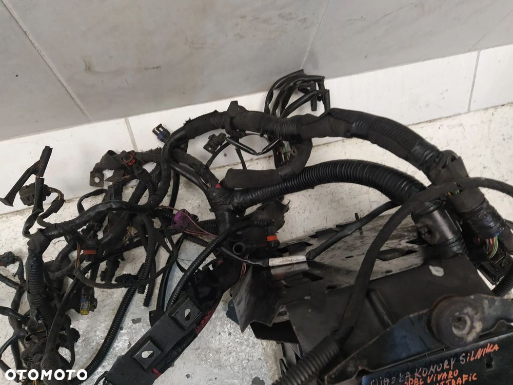 OPEL VIVARO RENAULT TRAFIC  WIĄZKA INSTALACJA PRZEWODY KABLE KOMORY SILNIKA GRODZI SKRZYNKA BEZPIECZNIKÓW ORYGINAŁ - 10