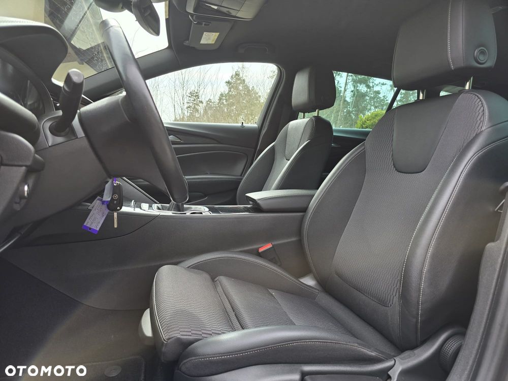 Opel Insignia - 24