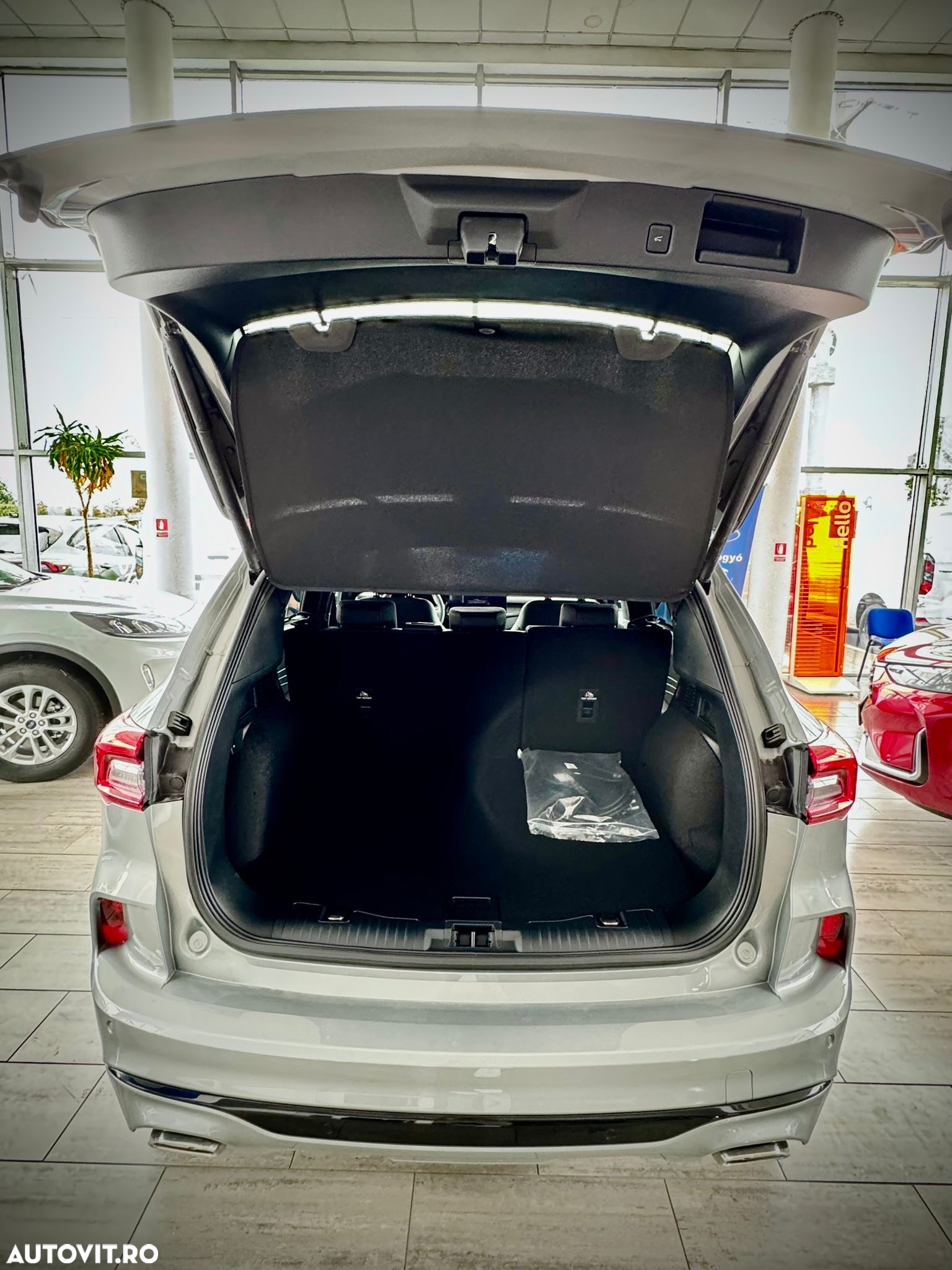 Ford Kuga 2.5 Duratec FWD PHEV ST-Line X - 8