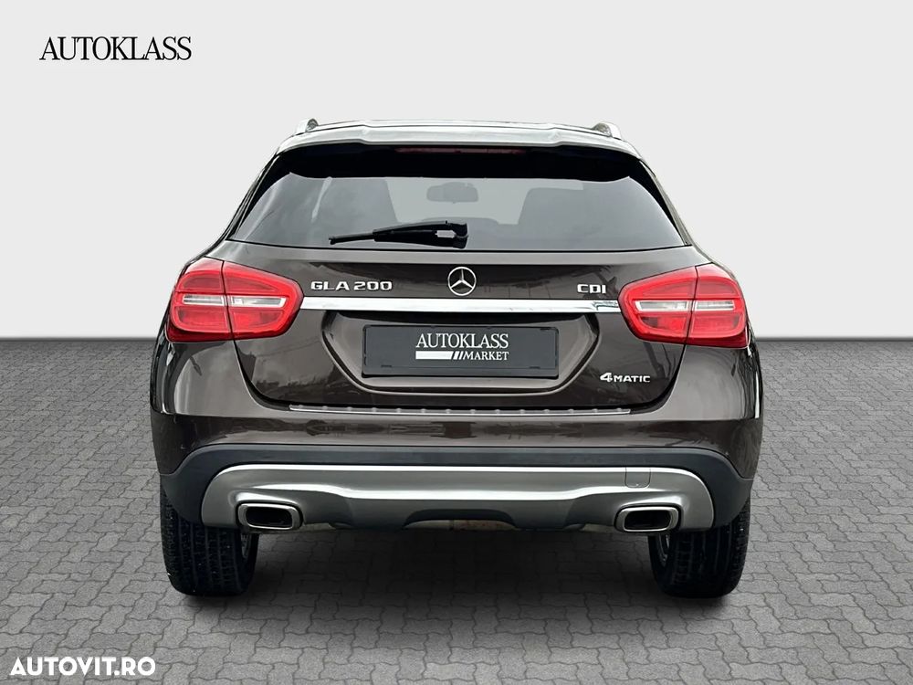 Mercedes-Benz GLA 200 (CDI) d 4Matic 7G-DCT Urban - 4