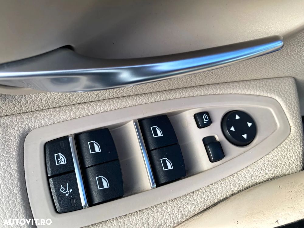 BMW Seria 3 320d GT Aut. Luxury Line - 17