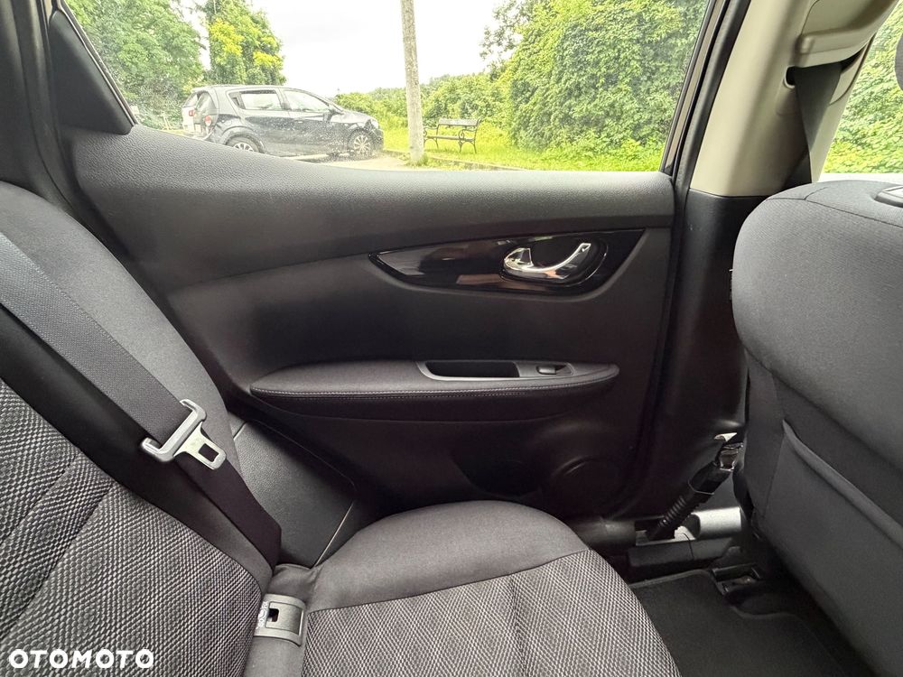 Nissan Qashqai 1.6 DIG-T N-Connecta - 29