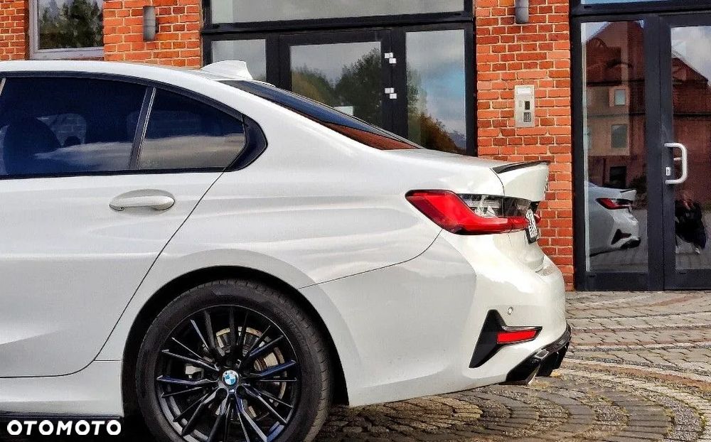 BMW Seria 3 318d Sport Line - 4