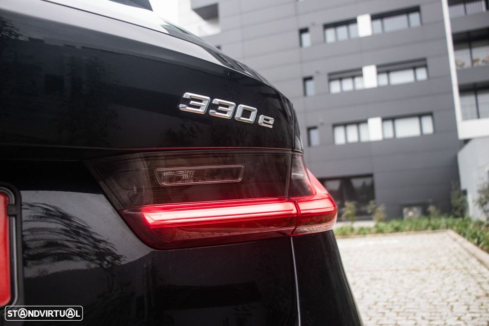 BMW 330 - 14