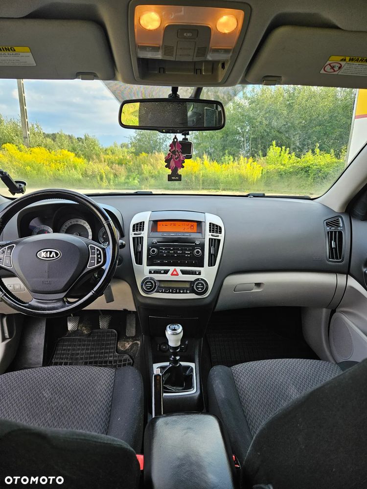 Kia Ceed 1.6 Comfort - 22