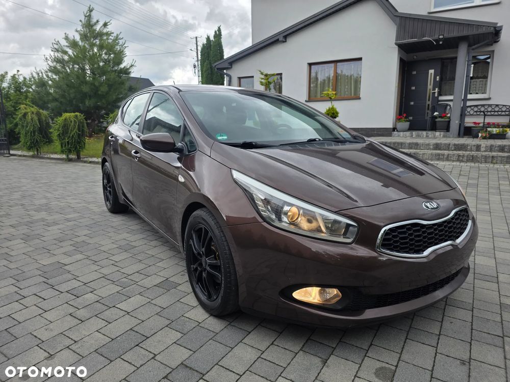 Kia Ceed 1.6 GDI Dream-Team Edition - 27