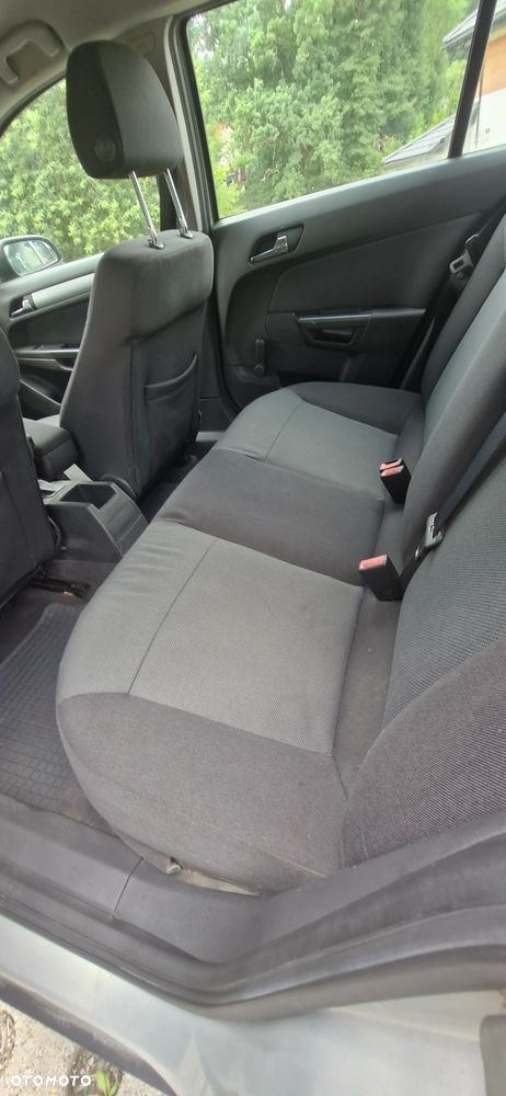 Opel Astra 1.9 CDTI - 11