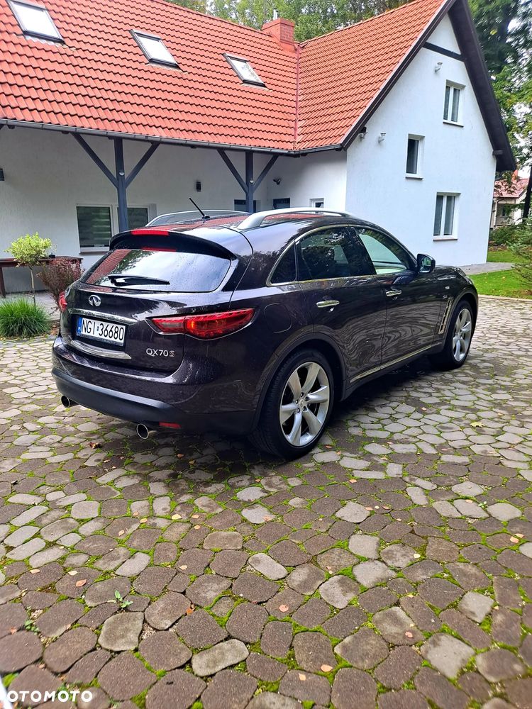 Infiniti QX70 - 6