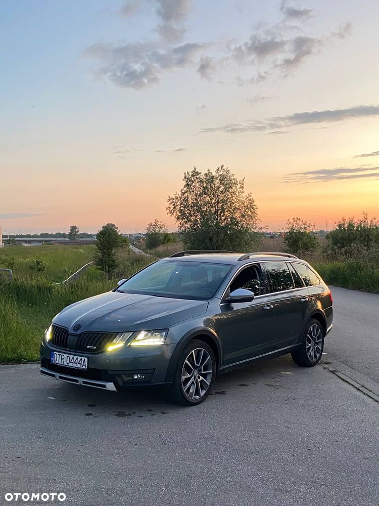 Skoda Octavia Scout 2.0 TDI 4x4 DSG - 7