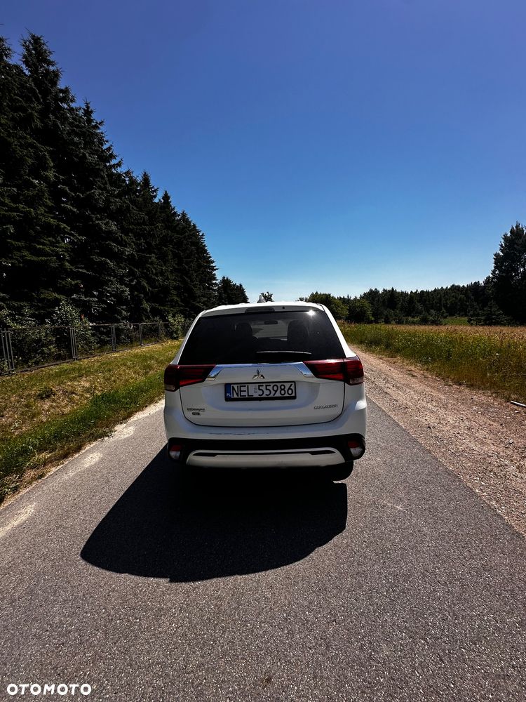 Mitsubishi Outlander - 6