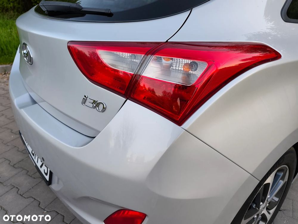 Hyundai i30 blue 1.4 YES Silver - 34
