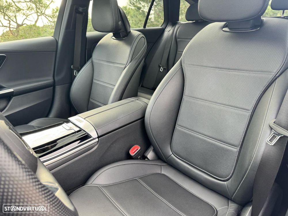 Mercedes-Benz C 300 e T 9G-TRONIC AMG Line - 12