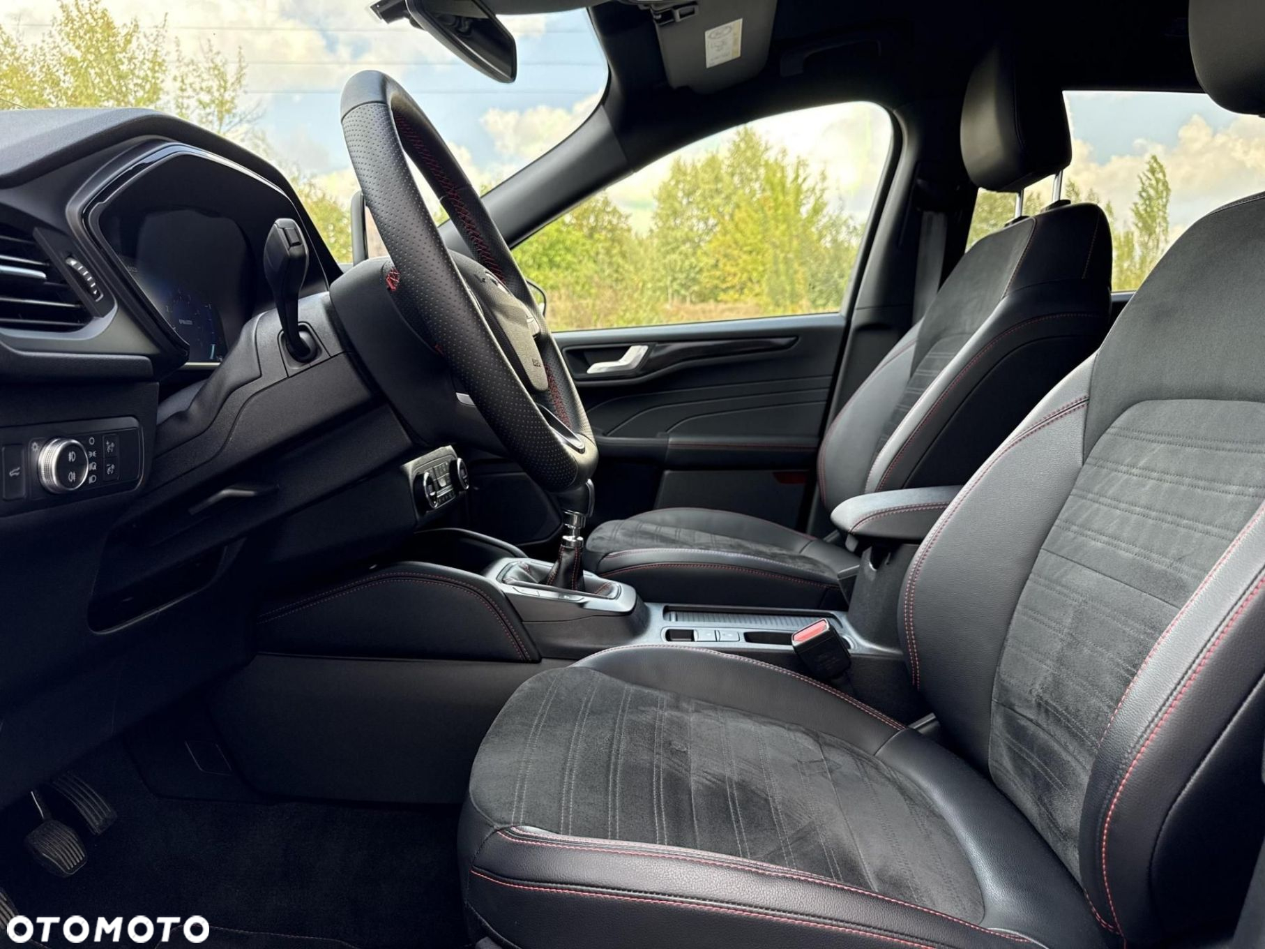 Ford Kuga 1.5 EcoBoost ST-LINE X - 10