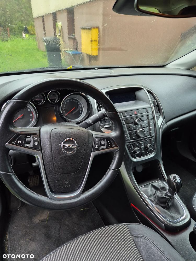 Opel Astra GTC 1.4 Turbo - 12