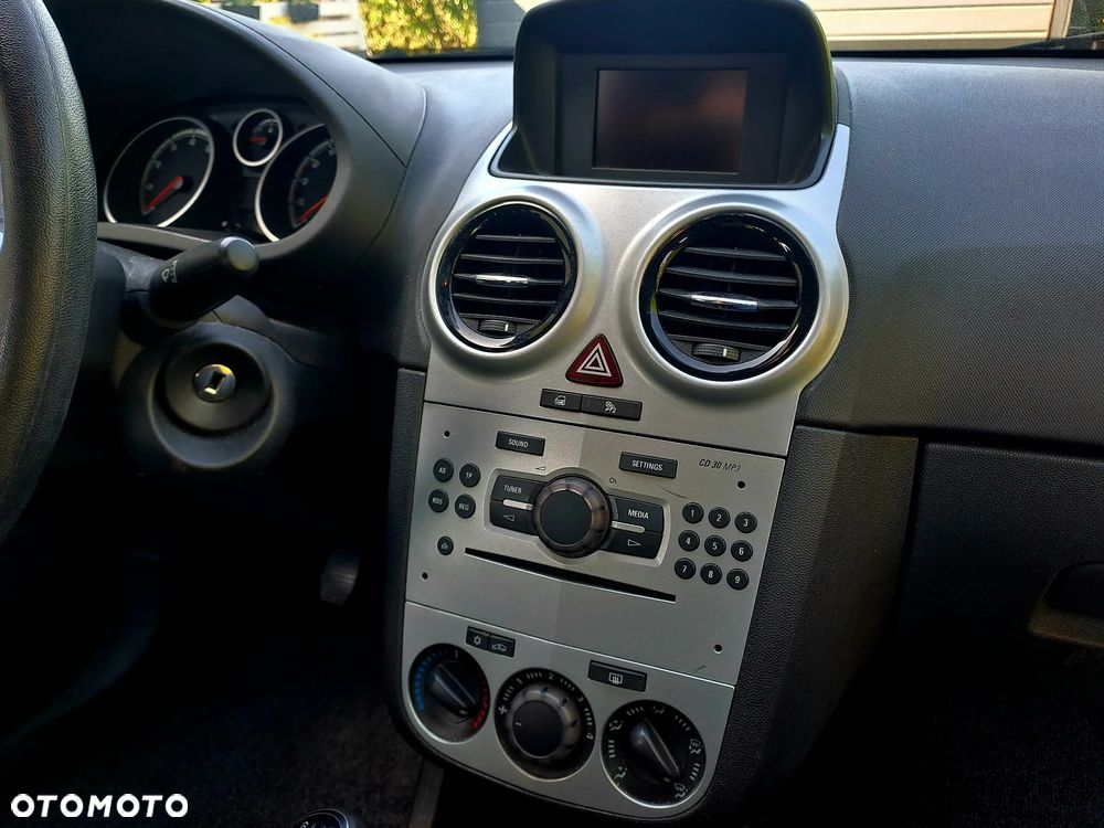 Opel Corsa 1.4 16V 150 Jahre - 13