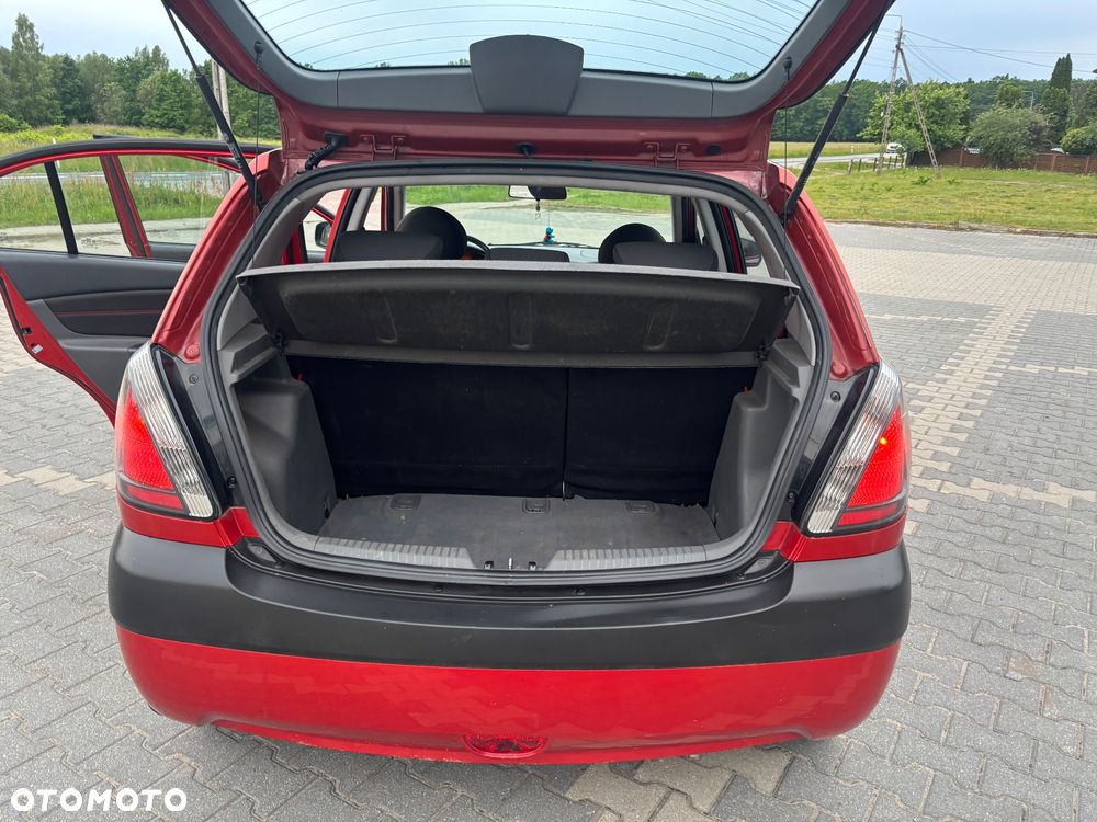 Kia Rio - 22