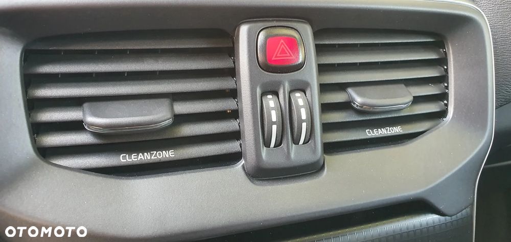 Volvo V40 D3 Geartronic RDesign - 10