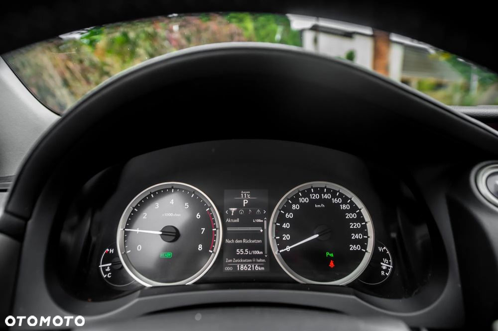 Lexus IS 300h Business Edition - 27