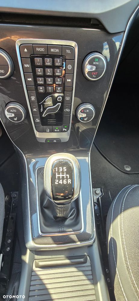 Volvo V40 T3 Drive-E Momentum - 12