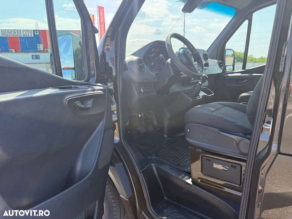 Mercedes-Benz Sprinter - 30
