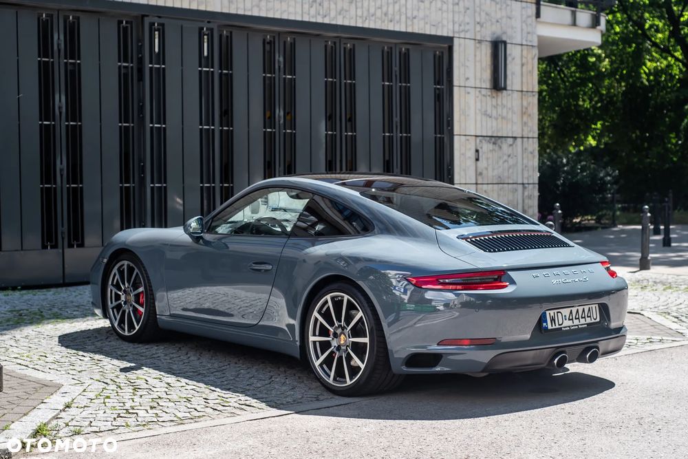 Porsche 911 Carrera S PDK - 11
