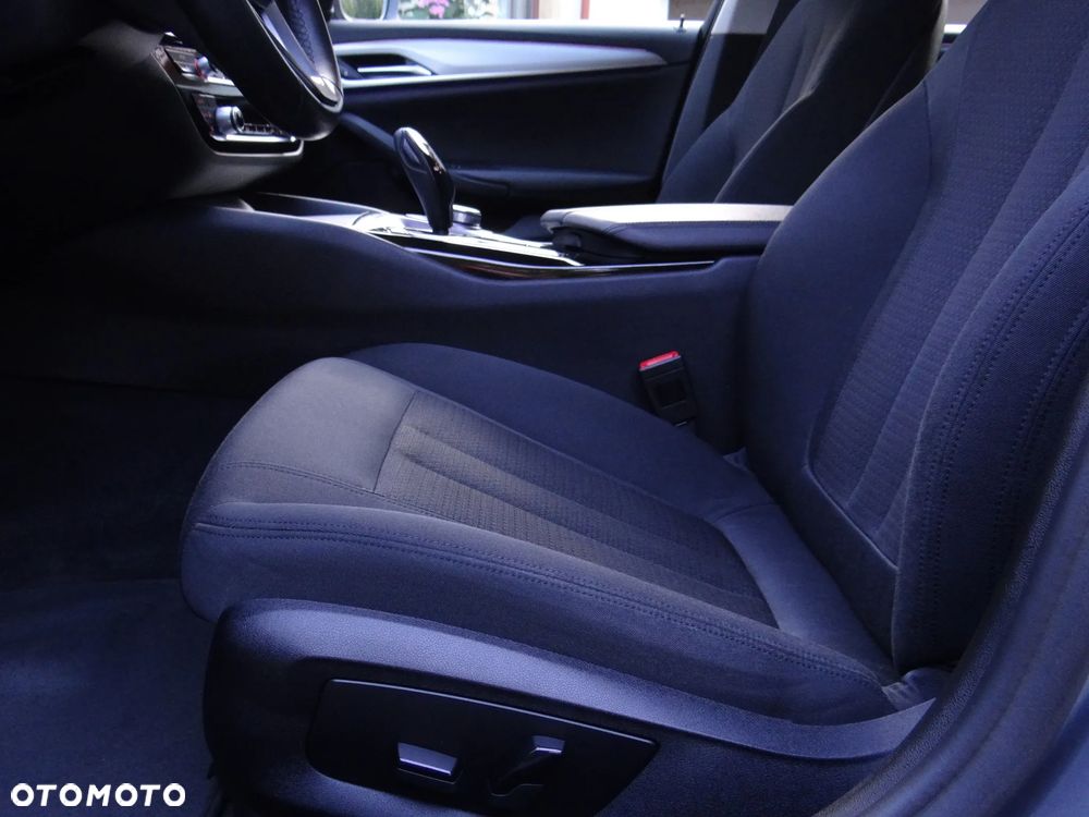 BMW Seria 5 520d - 8