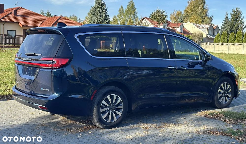 Chrysler Pacifica - 11