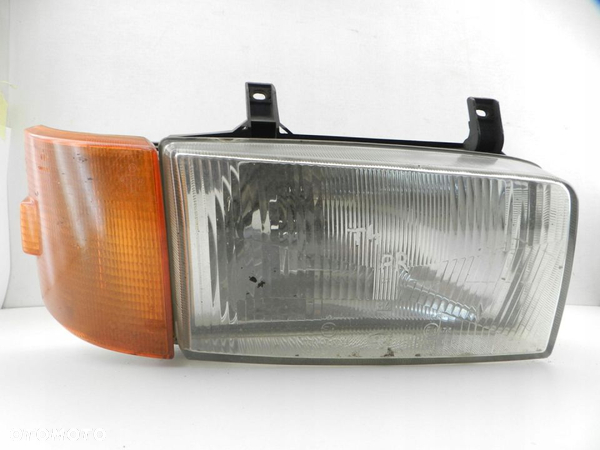 Lampa Prawy Przód VOLKSWAGEN TRANPOSRTER T4 1995r.