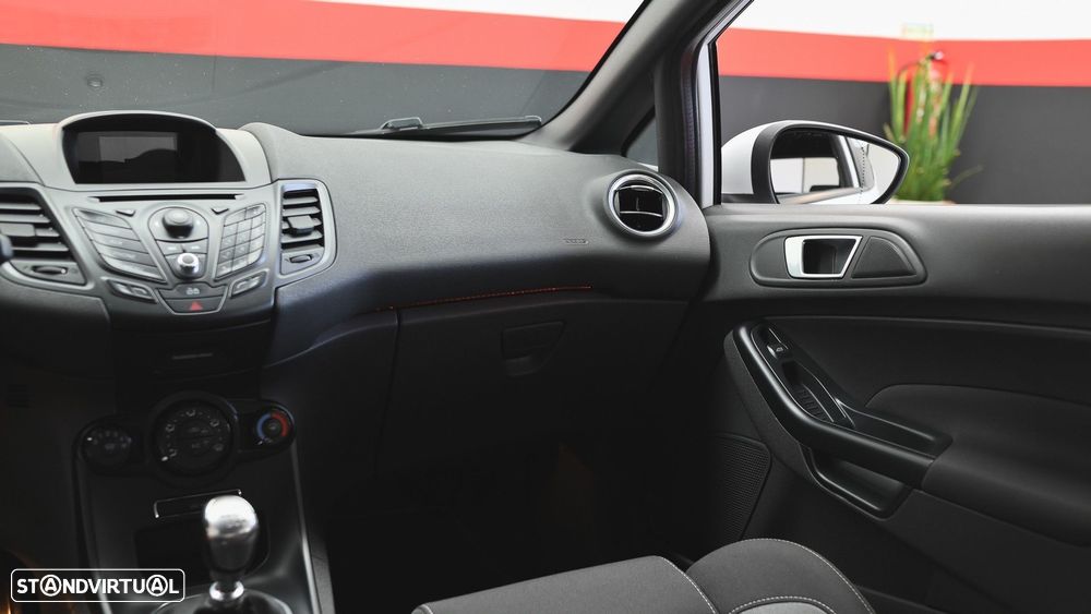 Ford Fiesta 1.6 EcoBoost ST - 47