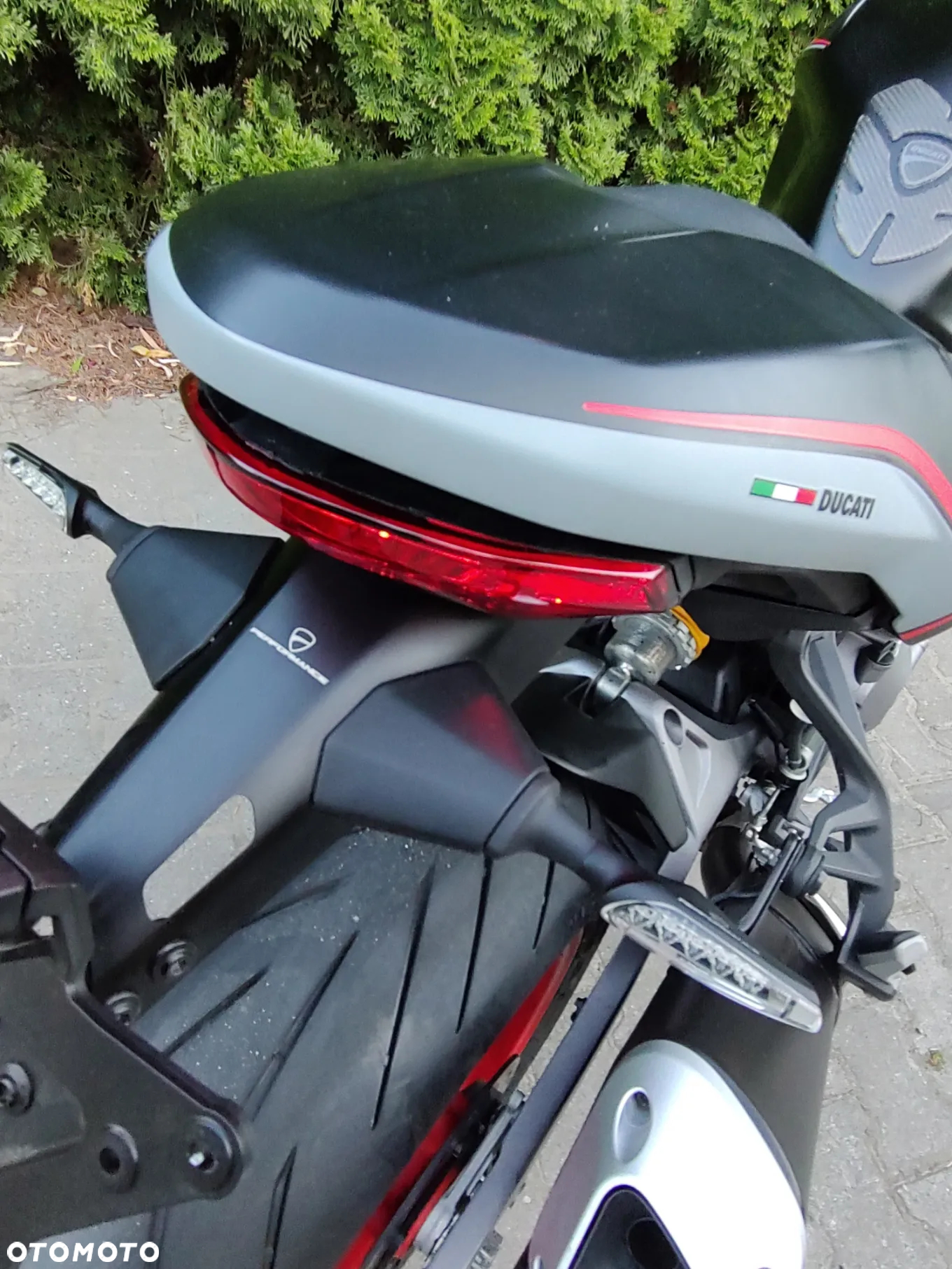 Ducati Monster - 10