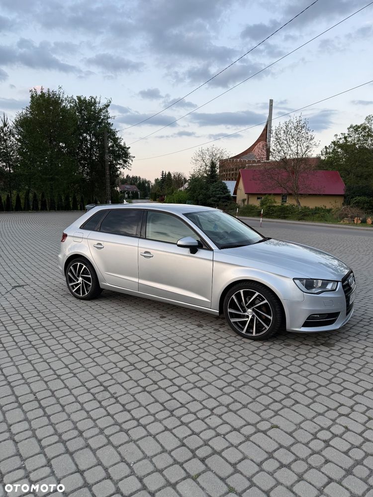 Audi A3 Sportback 1.6 TDI DPF Ambition S tronic - 3