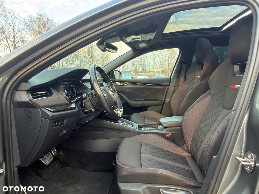 Skoda Octavia 2.0 TDI DSG RS - 27