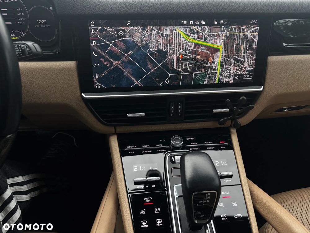 Porsche Cayenne - 24