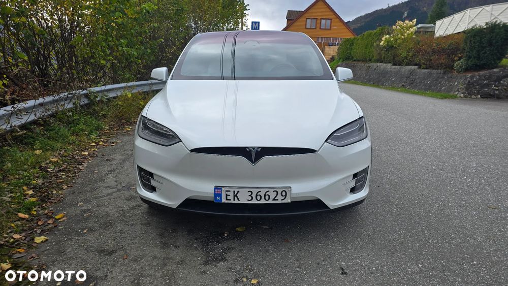 Tesla Model X 2017 photo 2