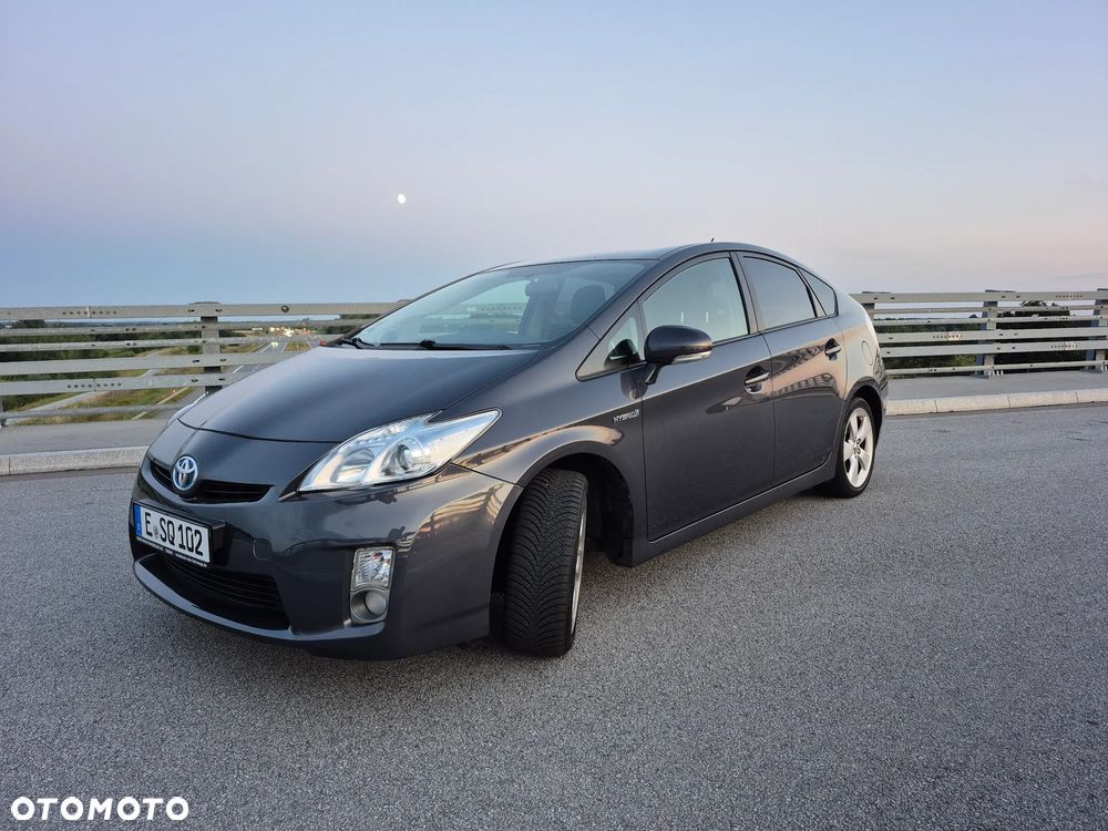 Toyota Prius III (2009-2015) (Hybrid) Comfort, 2011