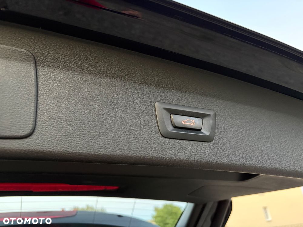 BMW X1 xDrive20i - 19