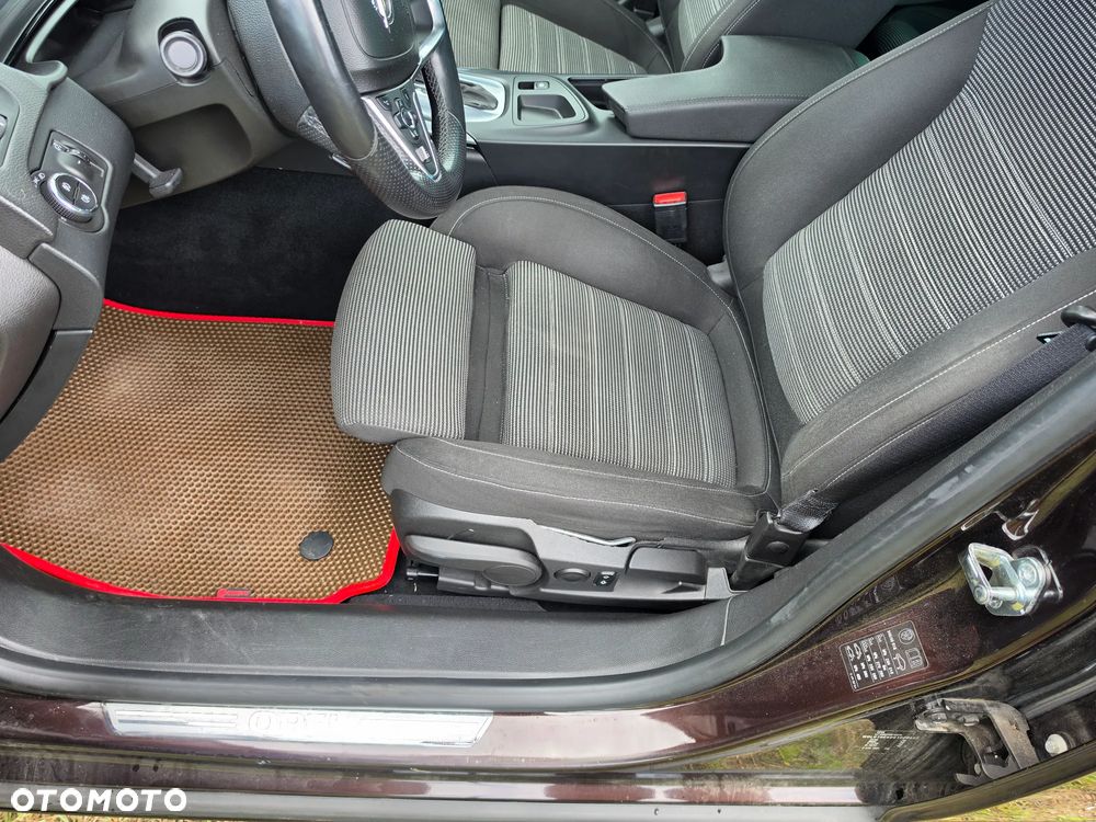 Opel Insignia 1.6 T Cosmo EU6 - 13