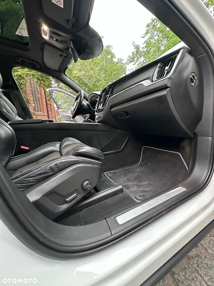 Volvo XC 60 D5 SCR AWD R-Design - 13