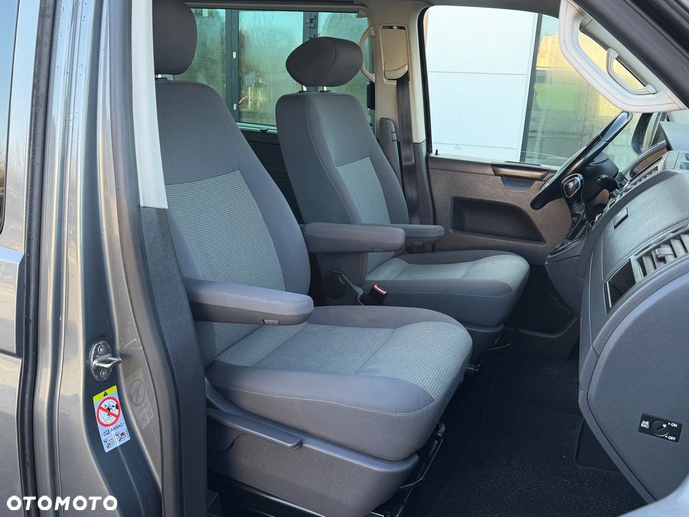 Volkswagen Caravelle - 12