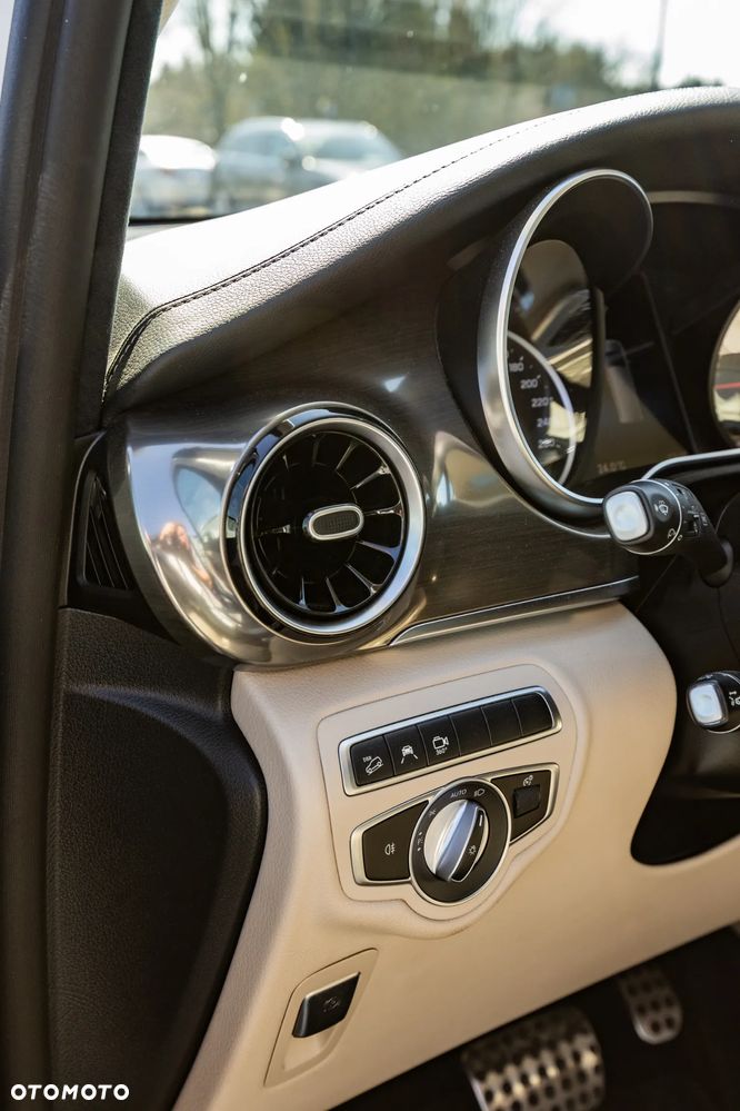 Mercedes-Benz Klasa V 300 d 4-Matic Exclusive 9G-Tronic (d³ugi) - 28