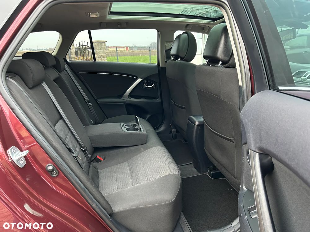 Toyota Avensis 1.8 Sol NAVI - 36