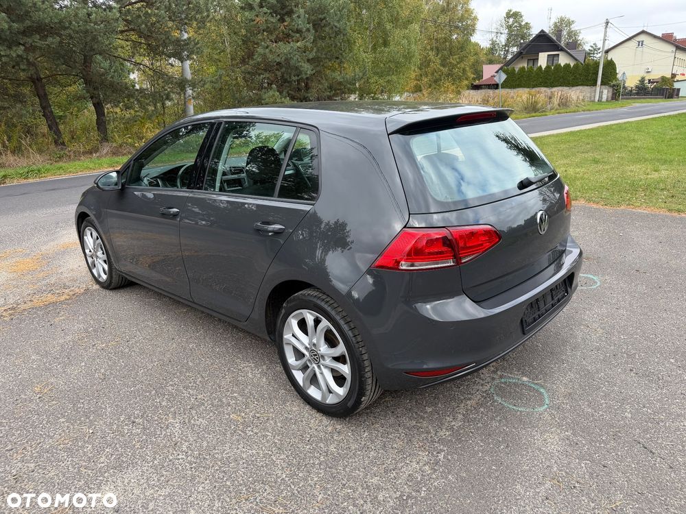 Volkswagen Golf - 6