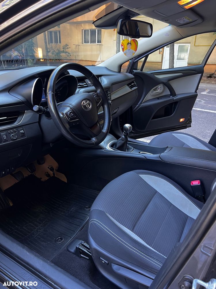 Toyota Avensis 2.0 D-4D Executive - 10