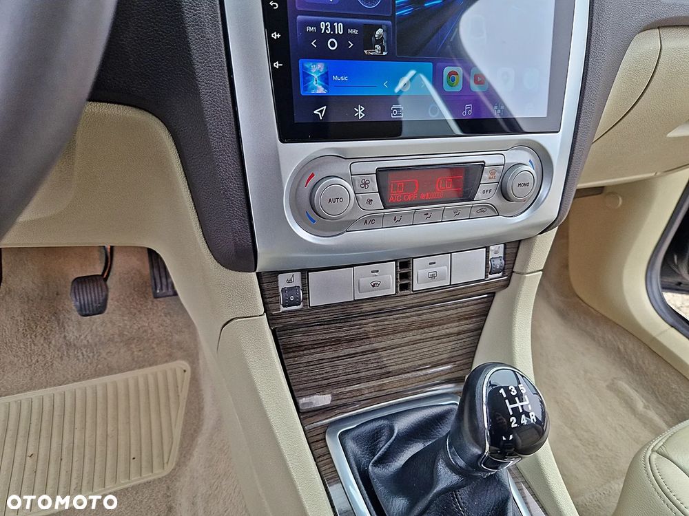 Ford Focus 1.6 Ghia - 16