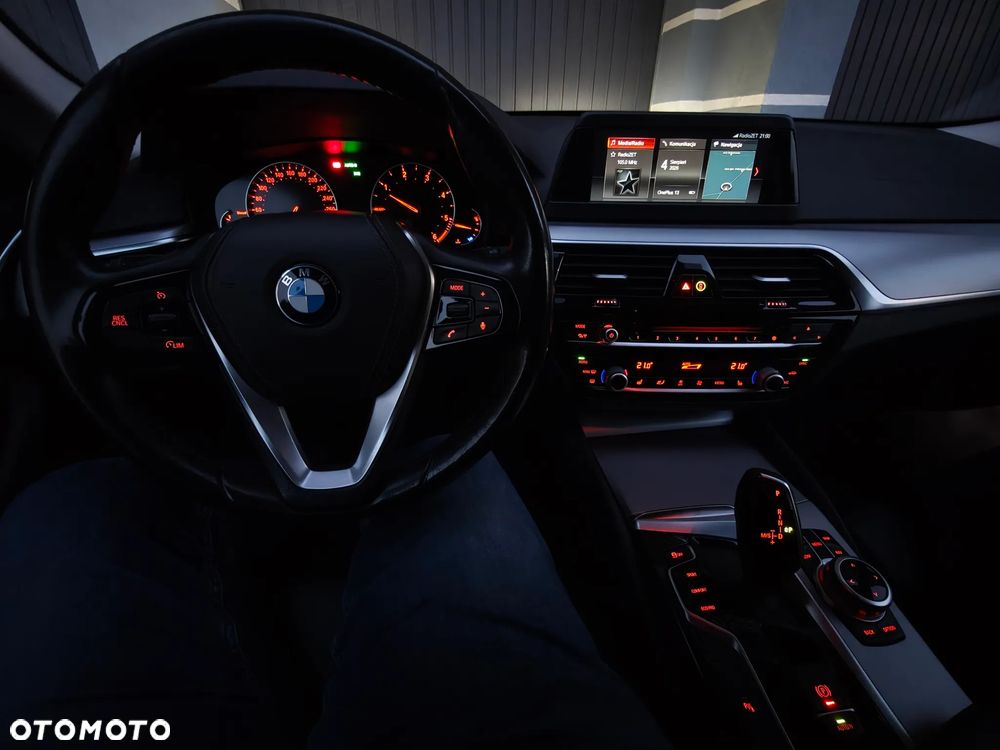 BMW Seria 5 520d M Sport Edition - 27