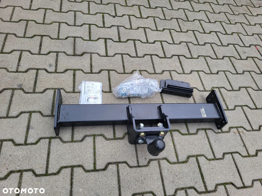 Hak holowniczy  IVECO Iveco Daily VI model 35S skrzynia od 2014r  VI MODEL 35C skrzynia, tylko podwójne koła - 2
