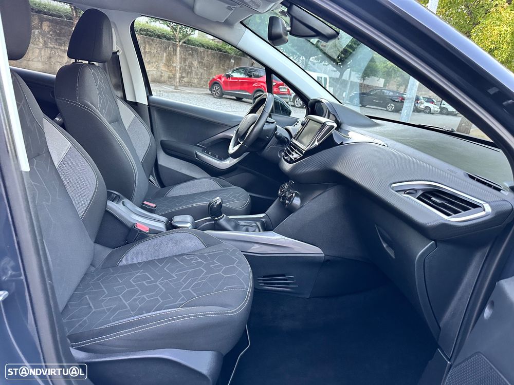 Peugeot 2008 1.6 BlueHDi Style - 47