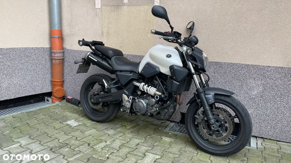 Yamaha MT - 12