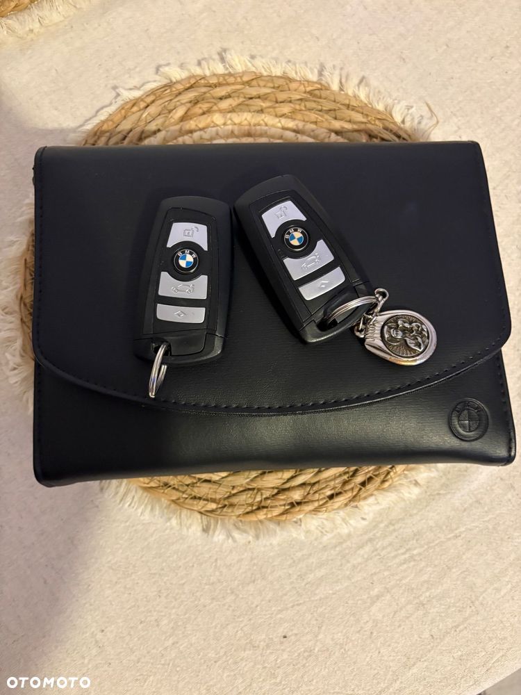 BMW Seria 5 520d - 24