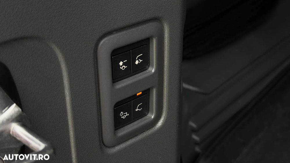 Land Rover Defender 90 3.0D 250 MHEV Hard Top X-Dynamic SE - 40